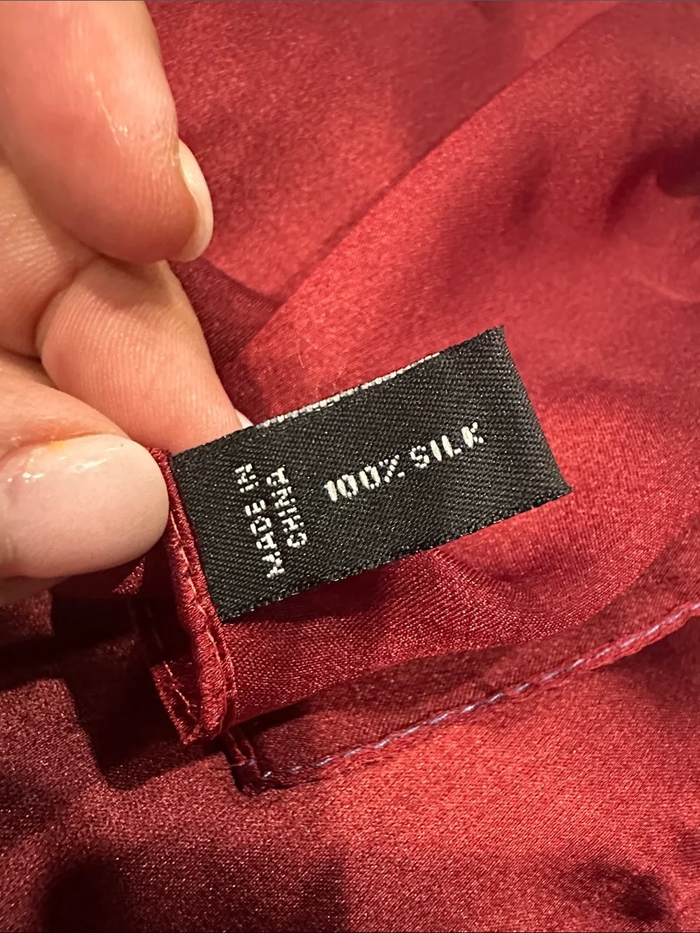Luxurious Two-Tone Satin Scarf in Burgundy and Navy 100% silk 36x73 aprox